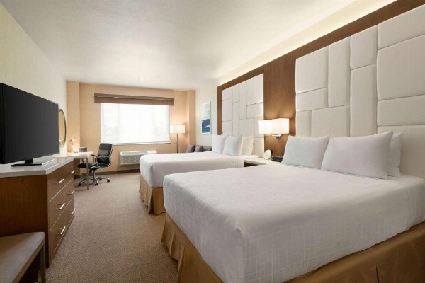 Wyndham Anaheim image 16