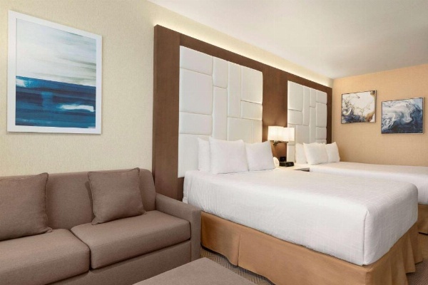 Wyndham Anaheim image 17