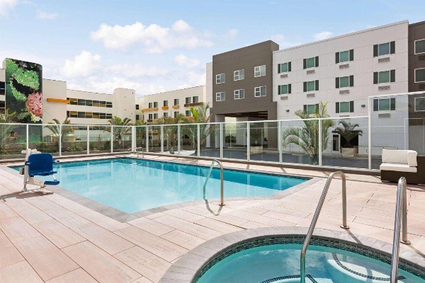 Wyndham Anaheim image 3